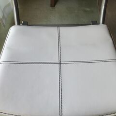 ニトリ　折りたたみ可能スツールの画像
