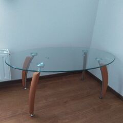 ガラステーブルの画像