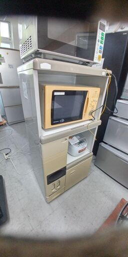 値引しました！レンジ台高さ120 CM 幅56 CM 奥行き44 CM です別館においてます