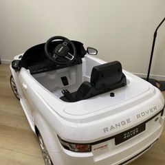 電動乗用玩具　ランドローバーの画像