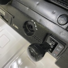 電動乗用玩具　ランドローバーの画像
