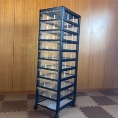収納家具  最初の方と相談中