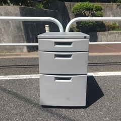 3段ラック　2台　キャスターとギーあり
