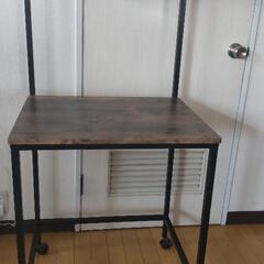 パソコンデスクの画像