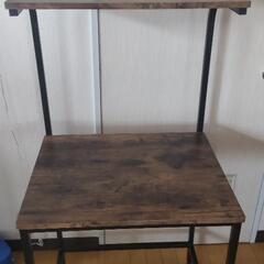 パソコンデスクの画像