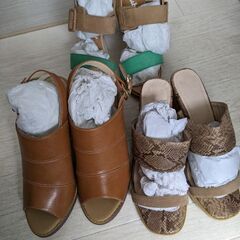 ブーツとサンダルの画像