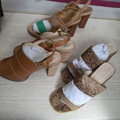 ブーツとサンダルの画像