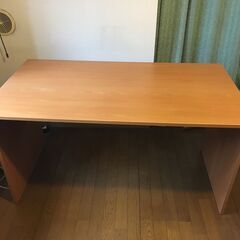 130㎝x70㎝のPCデスク