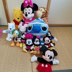 ディズニーキャラクターぬいぐるみの画像