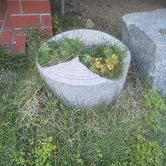 石の植木鉢(おそらく庵治石) 『無料』