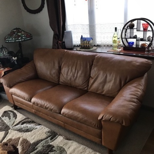 総皮張り三人掛けソファー