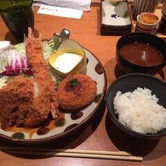 美味しいものを食べて集まるだけの会