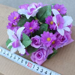 造花/フラワー/お花/インテリアなどに（専用箱入り・新品を総数18個入りをまとめての出品になります）COLOUR:LAVENDER未使用新品の画像