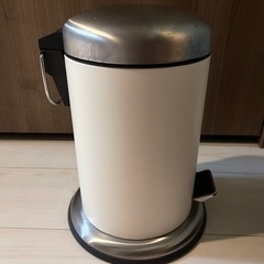 ペダル式ゴミ箱　IKEAイケア