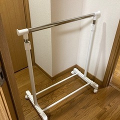 受取予定者決定　ハンガーラック　あげます　ホワイト