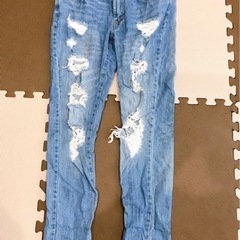 GRL ハードクラッシュダメージデニム　Sサイズの画像