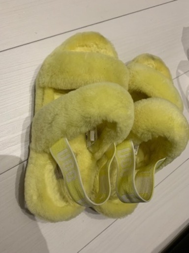 UGG もこもこイエローサンダル 24.5cm