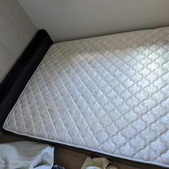 すのこ仕様　コンセント付き　クイーンベッド
