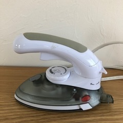 0円　小型　アイロン　スチーマーの画像