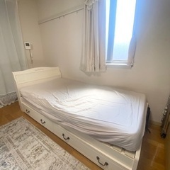 ベッド 🛌✨ コンセント付き ホワイト フレンチ ガーリーの画像