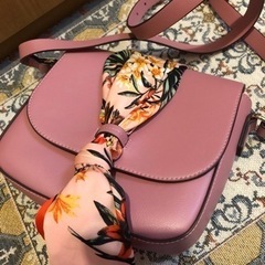 雑誌掲載H&Mスカーフ付きショルダーバッグの画像