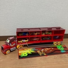 今ならカーズサングラス100円にします。値下げ　カーズ　マックトレーラーとミニカー7台の画像