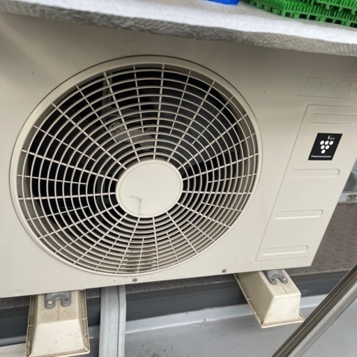 中古エアコン、室外機取り付け取り外し、新設工事も行います‼️
