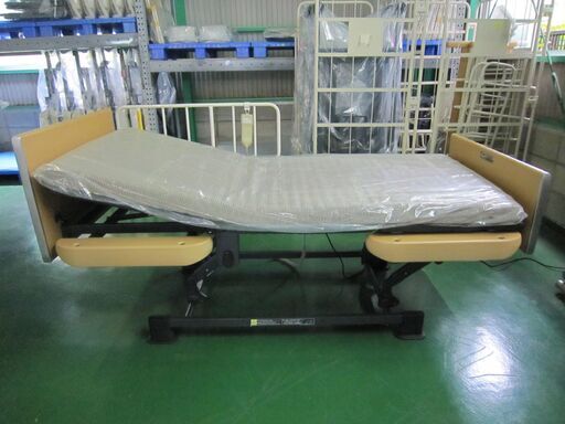 【中古】　介護ベッド　パラマウントベッド楽匠　３モーター