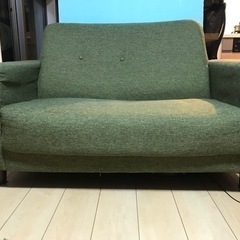 ソファー　落ち着いた色