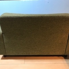 ソファー　落ち着いた色の画像