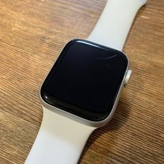 Apple Watch SE シルバー 44mmの画像