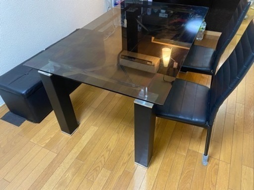 高級ガラス板ダイニングテーブル美品！