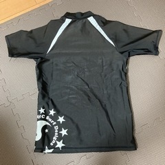 140cm T&C ラッシュガード　半袖　黒　の画像