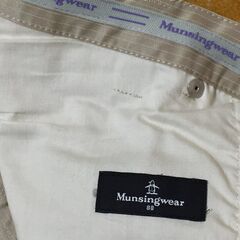 マンシングウェア ゴルフスラックス W88-L75　春夏用　切り替えデザインの画像
