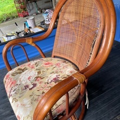 回転椅子。多少のほつれありの画像