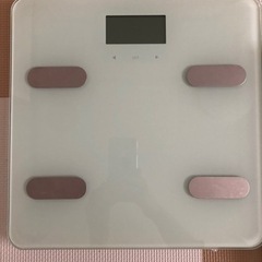 デジタルガラス体組成計　WH ニトリ　体重計