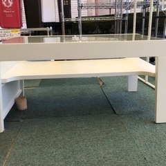 【リサイクルサービス八光　田上店　配達・設置OK】ベルメゾン　ガラス天板のマガジンラック付きローテーブルの画像