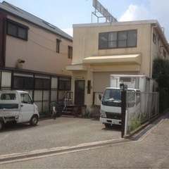 敷地内駐車場スペース複数台可能♫事務所兼倉庫♫有りそうで中々無い...