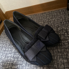 紺パンプスの画像