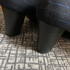 紺パンプスの画像