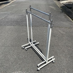 取引済【短期保管】ハンガーラック✖️２台（キャスター付）の画像