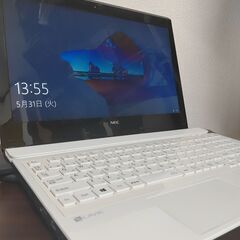 綺麗　白NEC　高速SSD240 高性能5世代i3搭載　メモリ8...