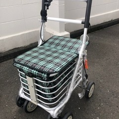 お買い物カート　高齢者向け　ブレーキ付き　ほぼ新品