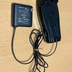 KYOCERA ACアダプター ガラケー 充電器 即日配送可能の画像