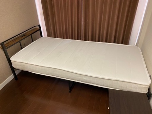 シングルベッド(マットレス付き)