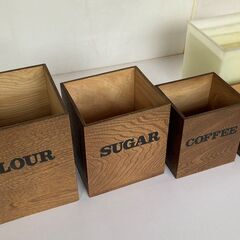 プラケース付き4連木箱