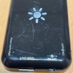 ソーラーバッテリー ポータブル充電機とプラグ各種セットの画像