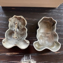 ピューターのベアーブローチ&リボンピアスセット☆の画像