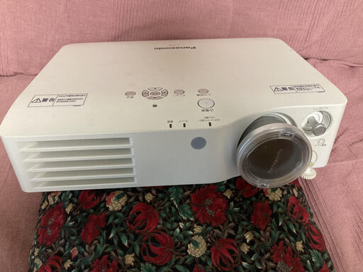 panasonic  TH-AX100 液晶プロジェクター　KIKUCHIスクリーンAMV-80HDC