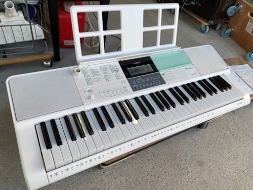 お薦め品‼️激安‼️カシオ 光ナビゲーションキーボード LK-512 2019年